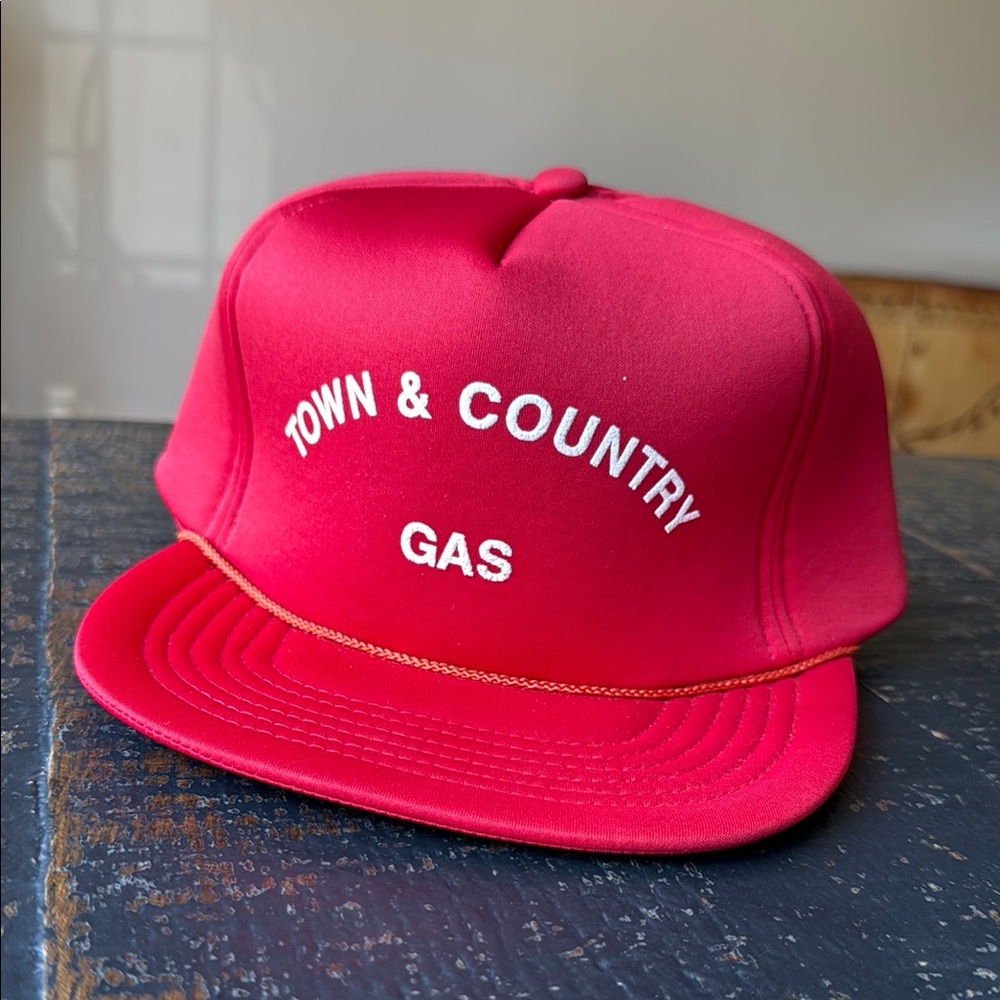 NOS Vintage Trucker Hat Snap-Back Town & Country Gas Advertising Red Reto Look